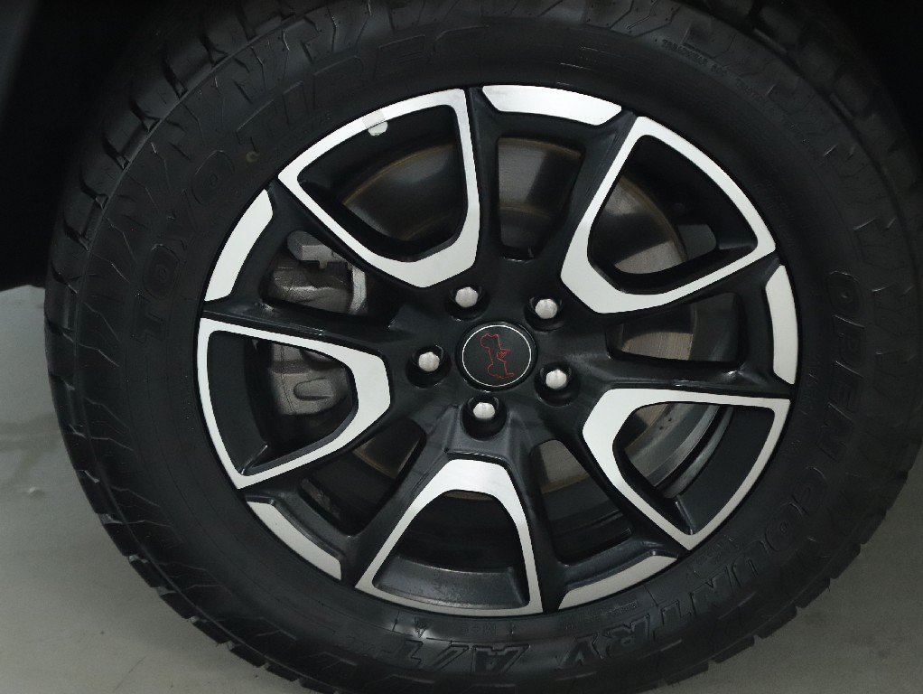 Used 2025 Jeep Compass Trailhawk AWD/4WD image 36