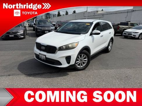 Used 2019 Kia Sorento FWD image 1