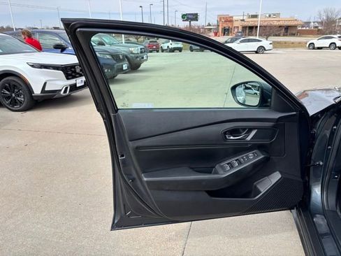 Used 2023 Honda Accord EX image 10