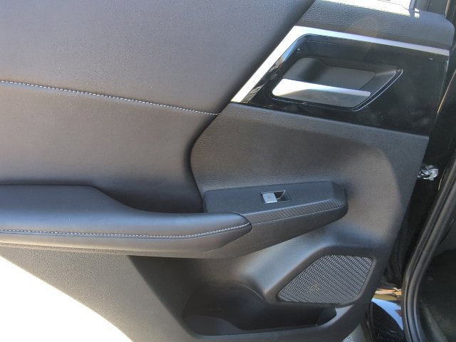 Used 2024 Mitsubishi Outlander AWD image 26