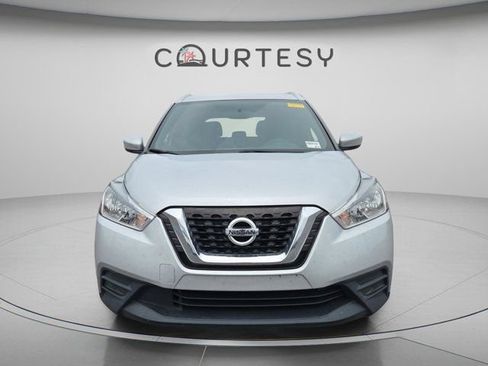 Used 2019 Nissan Kicks SV FWD image 4