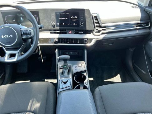 Used 2023 Kia Sportage LX FWD image 19