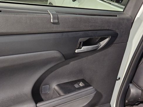 Certified 2025 Toyota Highlander XLE image 35