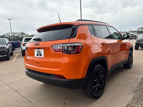 New 2026 Jeep Compass Latitude image 8