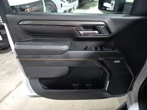 Used 2024 GMC Sierra 2500 AT4 w/ AT4 Preferred Package image 22