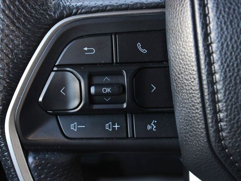 Used 2024 Toyota Tacoma SR5 AWD/4WD image 28