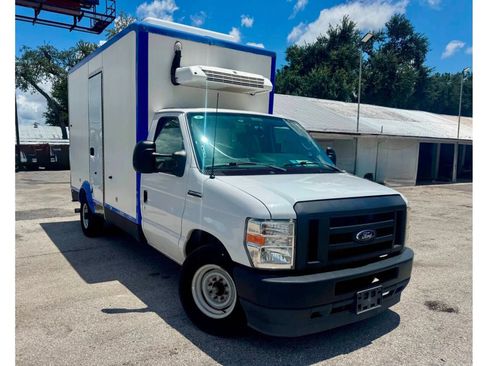 Used 2023 Ford E-350 and Econoline 350 Super Duty w/ Power Windows & Locks Group RWD image 9