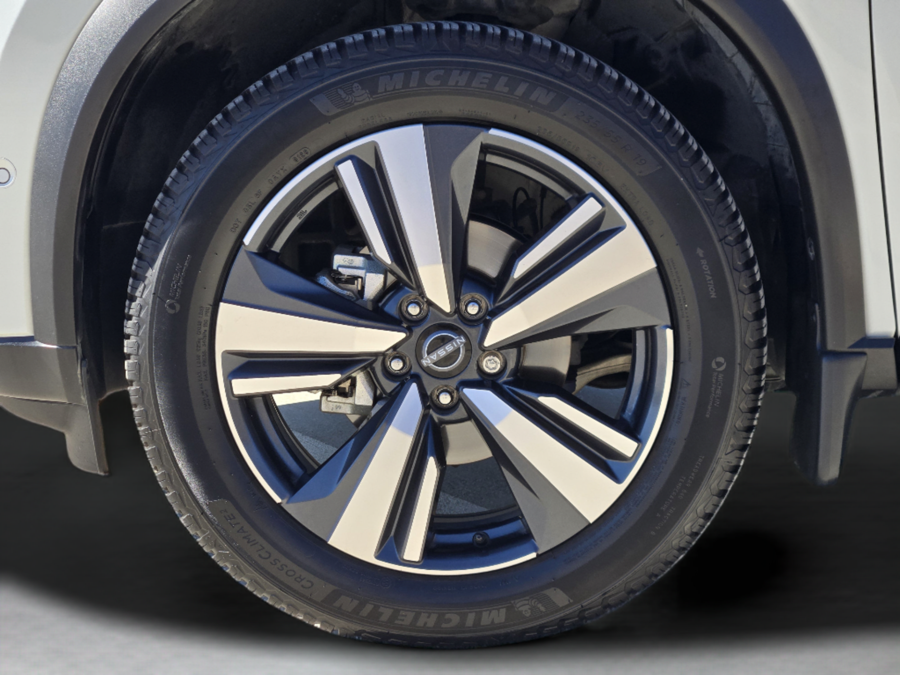 Used 2023 Nissan Rogue SL w/ SL Premium Package FWD image 11