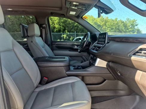 Used 2021 Chevrolet Tahoe LT w/ LT Signature Package RWD image 19
