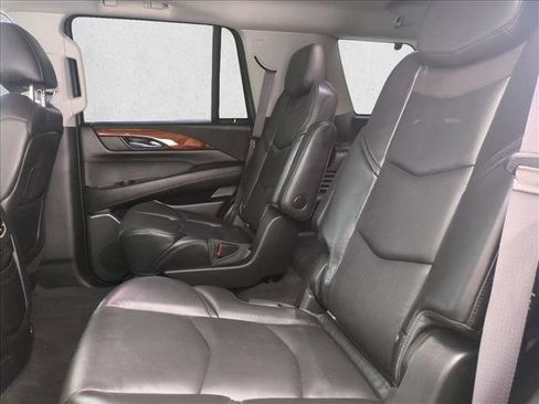 Used 2015 Cadillac Escalade Luxury RWD image 22