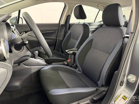 Used 2025 Nissan Versa SV FWD image 4