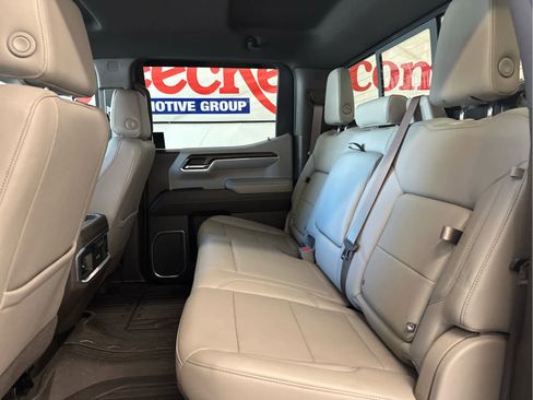 Used 2022 GMC Sierra 1500 SLT w/ SLT Premium Plus Package image 32