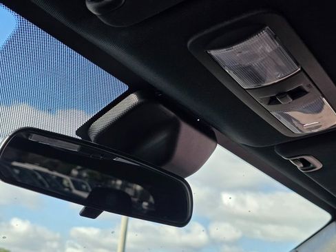 Used 2023 Nissan Frontier SV w/ Midnight Edition Package image 31