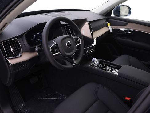 New 2026 Volvo XC90 T8 Plus w/ Protection Package Premier image 6