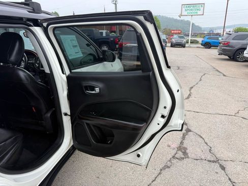 Used 2018 Jeep Compass Trailhawk AWD/4WD image 40