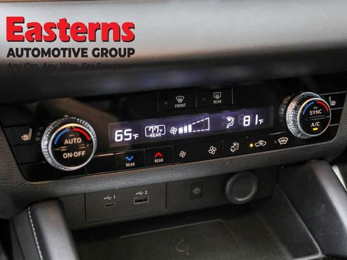 Used 2023 Mitsubishi Outlander SEL image 19