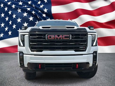 Used 2024 GMC Sierra 2500 AT4 w/ AT4 Premium Plus Package AWD/4WD image 4
