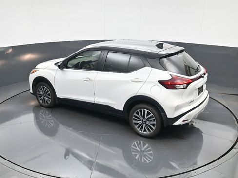 Used 2024 Nissan Kicks SV image 27