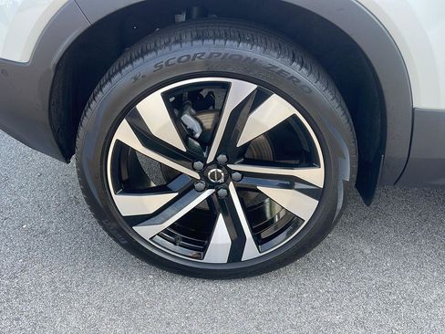 Used 2023 Volvo XC40 B5 Ultimate w/ Protection Package Premier AWD/4WD image 10