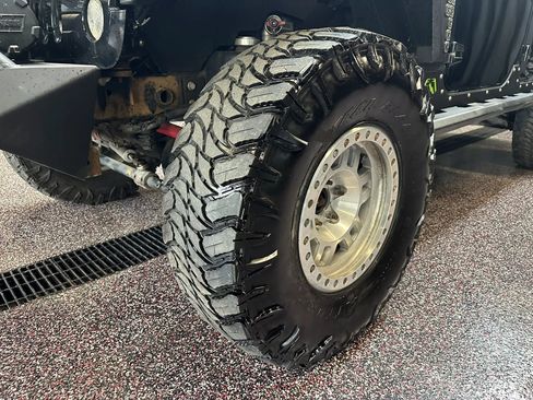 Used 2017 Jeep Wrangler Unlimited Rubicon AWD/4WD image 27