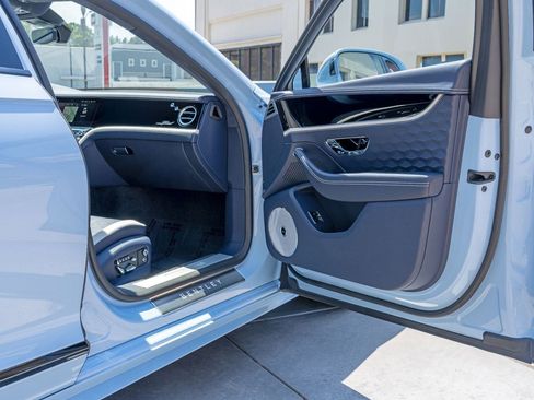 New 2025 Bentley Flying Spur Plug-In Hybrid AWD/4WD image 24