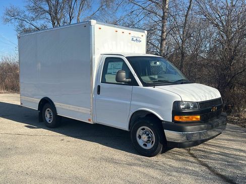 Used 2024 Chevrolet Express 3500 w/ Power Convenience Package RWD image 18