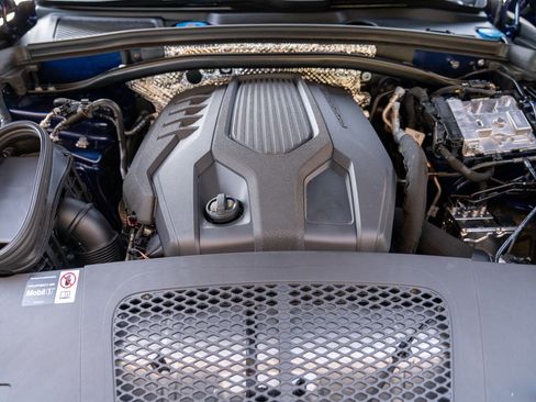 Certified 2026 Porsche Macan AWD/4WD image 29