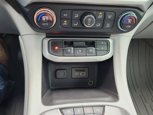 Used 2020 GMC Acadia SLT image 23