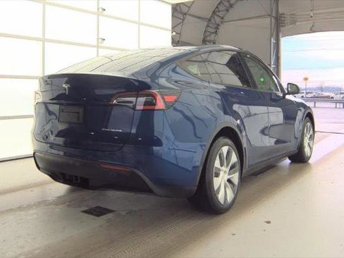 Used 2021 Tesla Model Y Long Range image 4