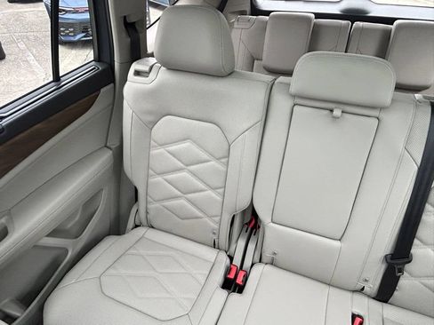 New 2026 Volkswagen Atlas SE FWD image 12