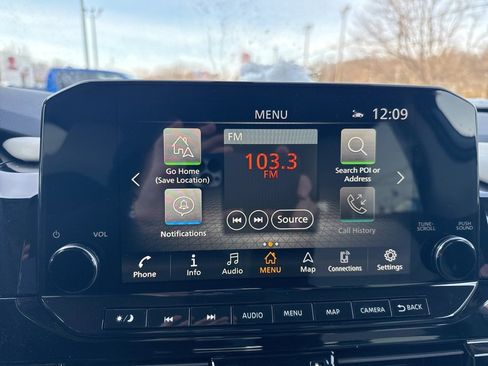 New 2025 Nissan Pathfinder SL image 16