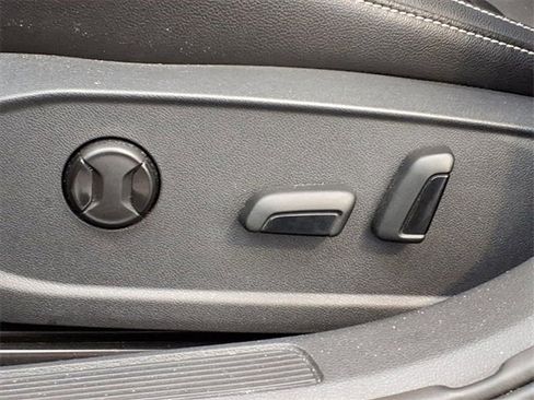 Used 2022 Volkswagen Jetta SE image 8