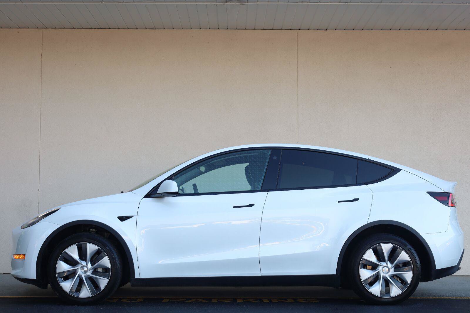 Used 2023 Tesla Model Y Long Range AWD/4WD image 3