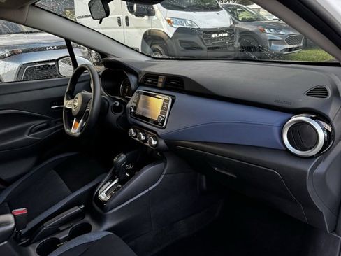 Used 2023 Nissan Versa SV image 8