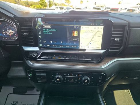 Used 2025 Chevrolet Silverado 1500 LT Trail Boss w/ Convenience Package II AWD/4WD image 25