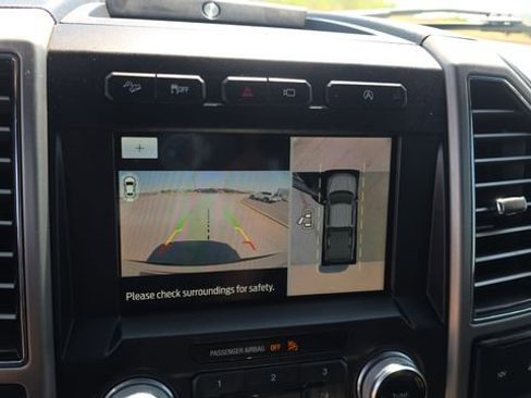 Used 2018 Ford F150 Platinum w/ Equipment Group 701A Luxury image 21