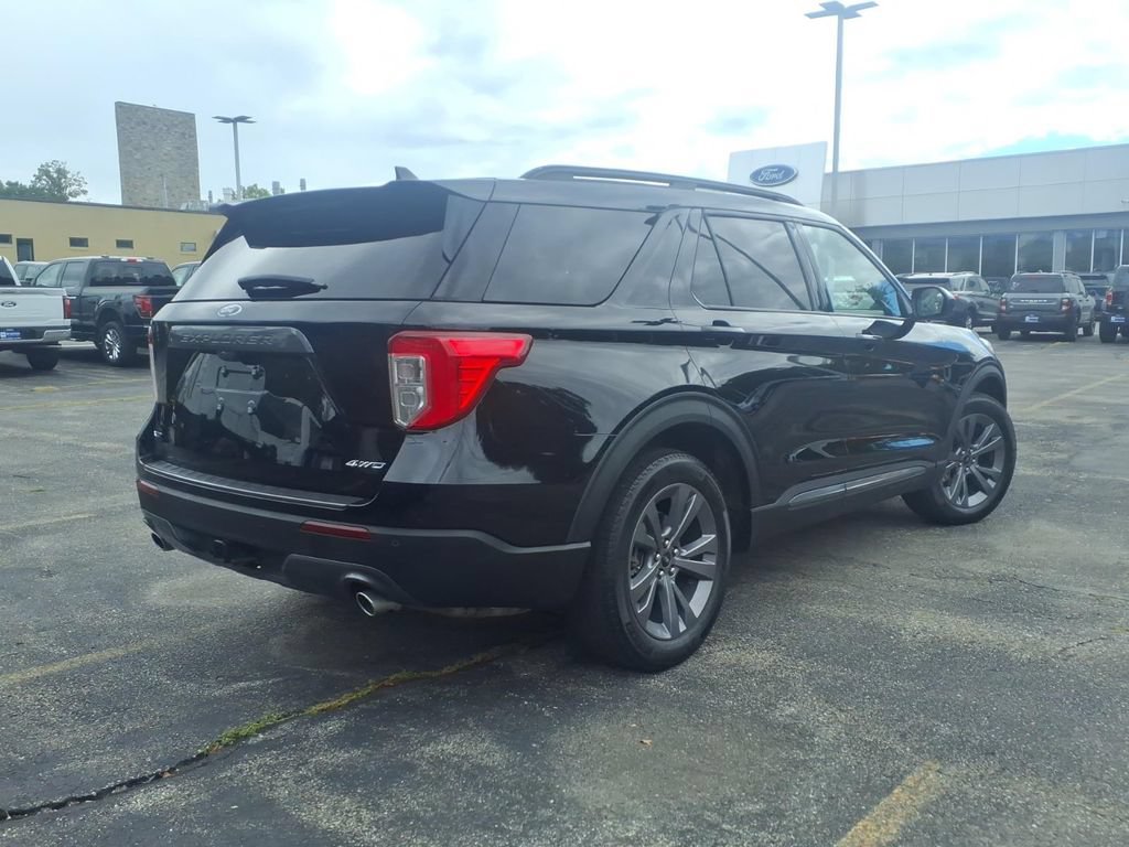 Used 2023 Ford Explorer XLT w/ Equipment Group 202A AWD/4WD image 6