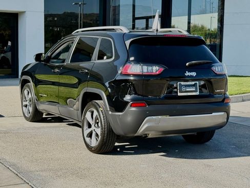 Used 2019 Jeep Cherokee Limited w/ Technology Group FWD image 10
