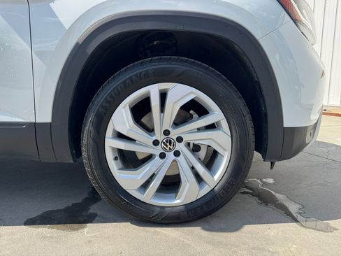 Used 2023 Volkswagen Atlas SE w/ Panoramic Sunroof Package image 29