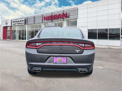 Used 2021 Dodge Charger SXT image 6