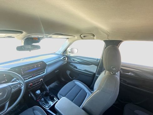 Used 2024 Chevrolet TrailBlazer LT FWD image 21