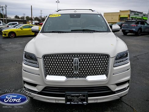 Used 2021 Lincoln Navigator Reserve image 2
