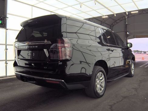 Used 2023 Chevrolet Suburban LT RWD image 2