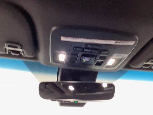 Used 2021 Toyota Avalon Touring image 29