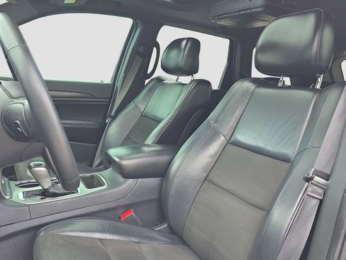 Used 2019 Jeep Grand Cherokee Altitude AWD/4WD image 7