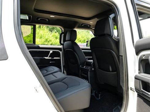 New 2026 Land Rover Defender 110 X-Dynamic SE AWD/4WD image 44