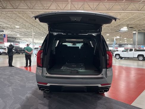 New 2026 GMC Yukon XL Denali w/ Sun & Power Step Package AWD/4WD image 24