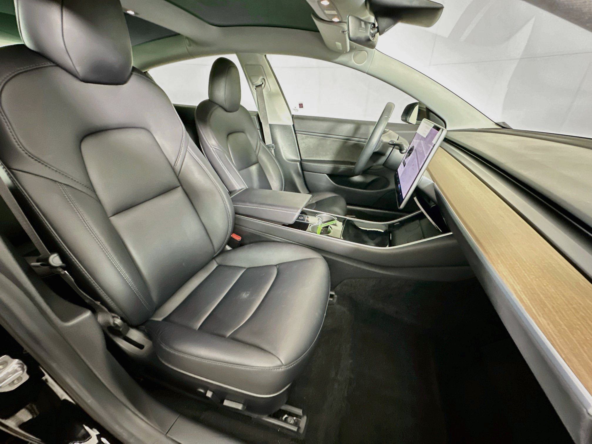 Used 2018 Tesla Model 3 Long Range RWD image 29