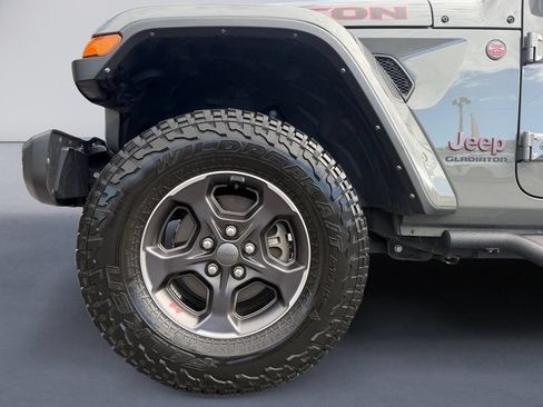 Used 2022 Jeep Gladiator Rubicon w/ Cold Weather Group AWD/4WD image 9
