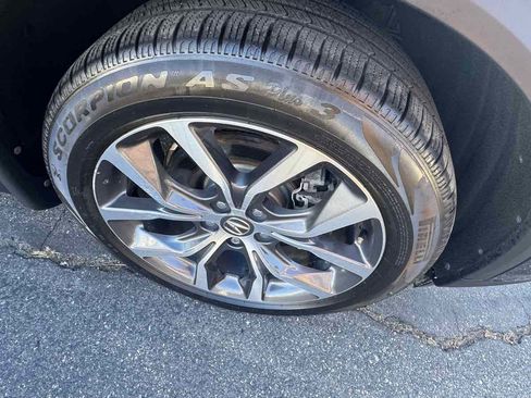 Used 2023 Acura MDX SH-AWD w/ Technology Package image 8